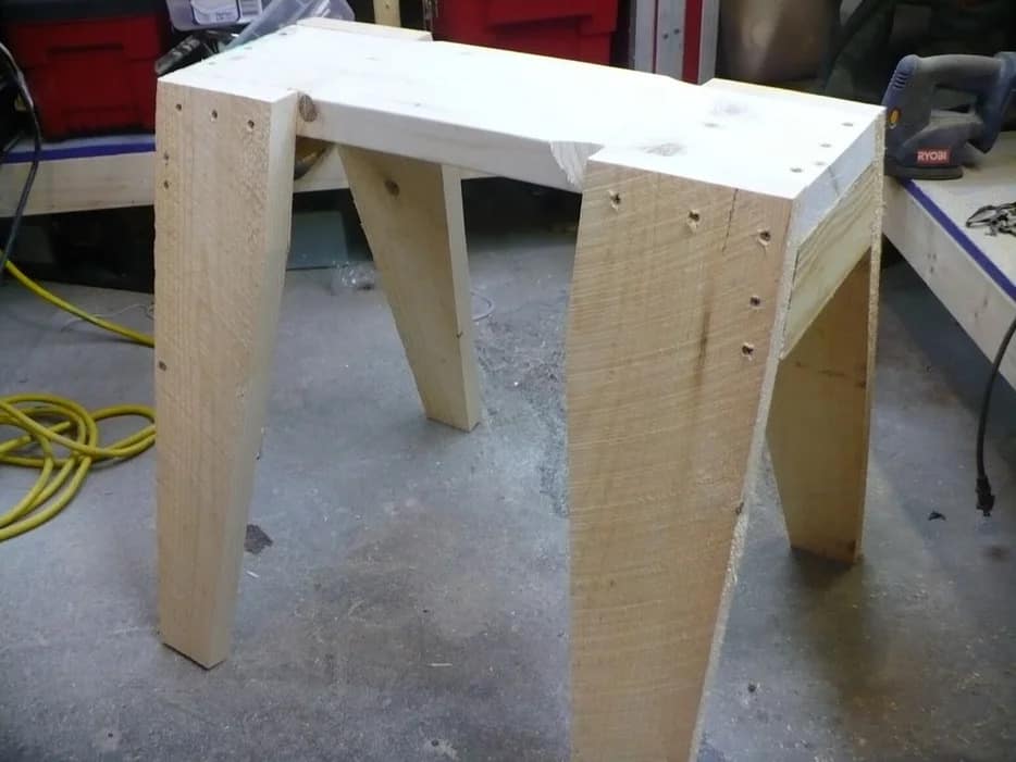 Super Simple Scrap Wood Sawhorse