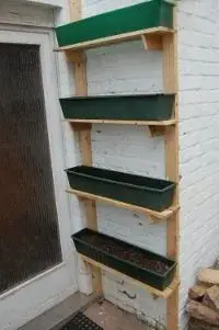 Easy Pallet Shelf Garden