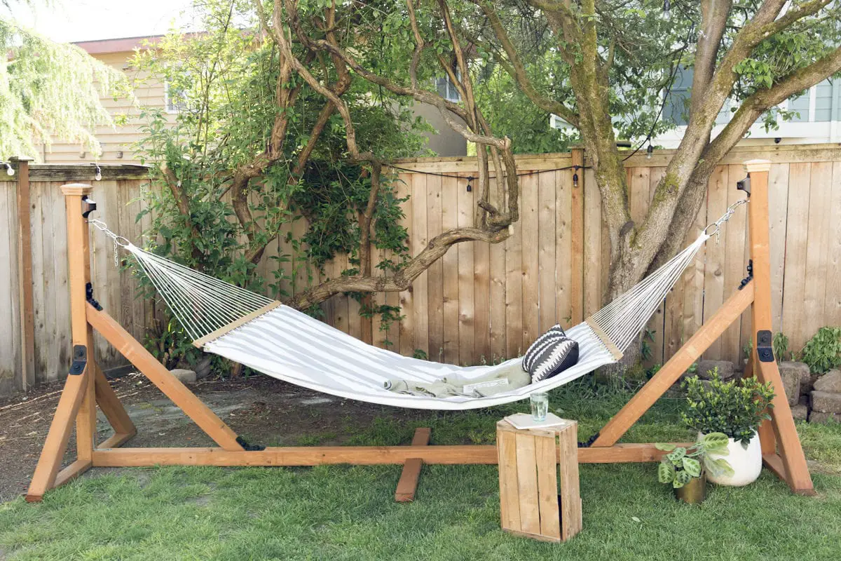 35 Diy Hammock Stand For A Perfect Lounge Space