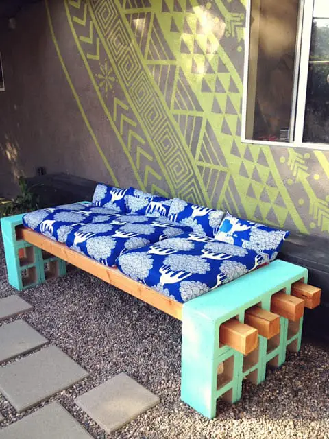 Easy DIY Lounge Bench